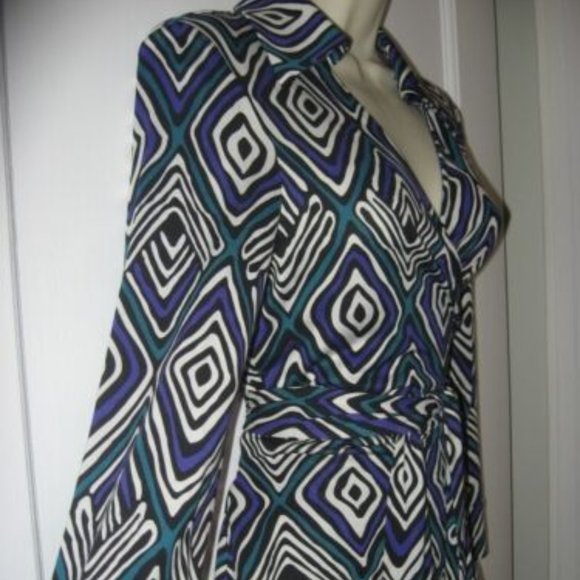DVF Diane Von Furstenberg JILL Silk Jersey Wrap Top Vintage Diamond Tribal Green - Picture 4 of 11